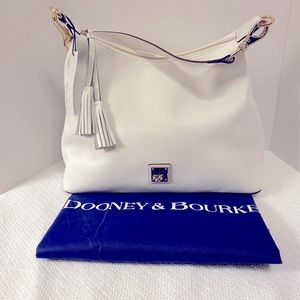 ❤️ Dooney & Bourke White Juliette Hobo NWT!